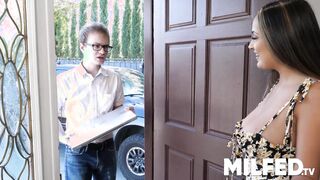 Young Nerd Helps her Hot MILF Neighbor with her Laptop