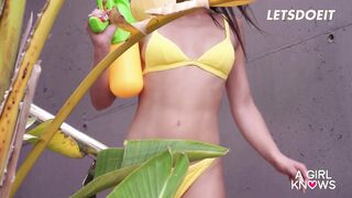 Ginebra Bellucci & Anastasia Brokelyn Fingering In Front Of Each Other - A GIRL KNOWS