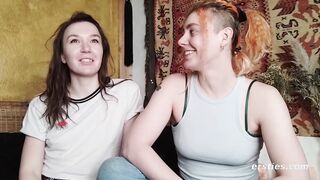 Ersties - Zora und Innana bringen sich gegenseitig zum Squirten