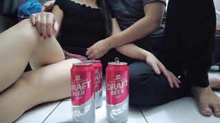 Petite and beautiful asian girl can't resist indonesian cewek cindo's homemade pussy