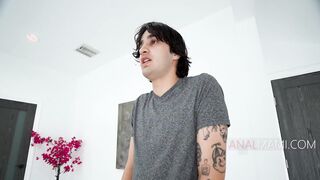 Stepmom Elias Cash craves for a rough anal pounding!