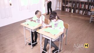 Big tits Chinese student gets her mouth and pussy stuffed with teacher's dick