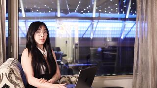 Elle Lee in Pantyhose gets banged by boss for a raise