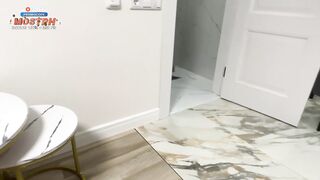 Stepmom with huge booty stuck in the washer with her stepson's help