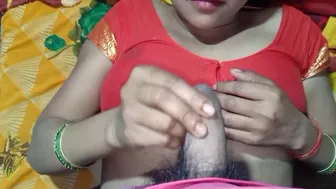 Indian mommy's first time in the village: Bhabhi Ghar Ke andar bula kar chod diya