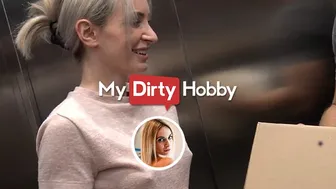 German cougar Micky muffin gets a big cock and a cumshot from her lucky delivery boy