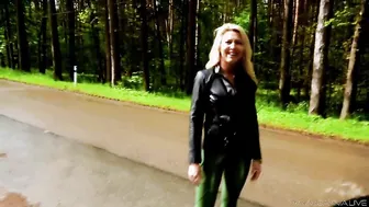 Daynia gets her ass destroyed in the car and takes a hot load in her face